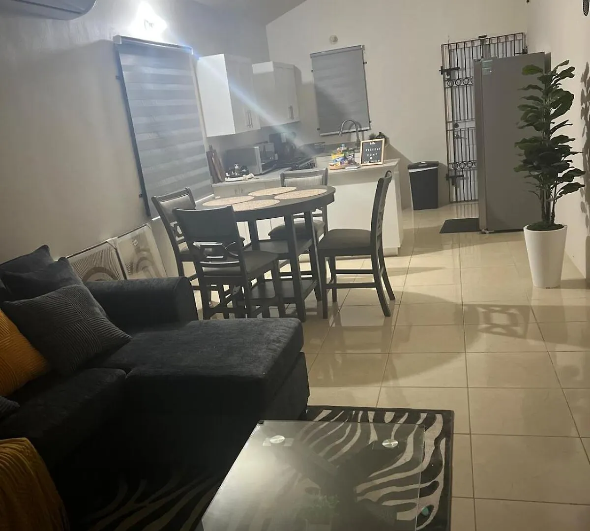 Gem Haven- A Luxurious,Modern Double King Bed Hideaway Villa Portmore 0*,  Jamaica